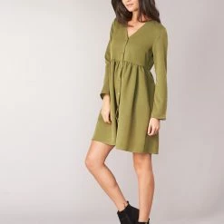 Betty London J.PRETTY TIME Couleur Kaki 7 Betty London J.PRETTY TIME Couleur Kaki -Betty London Soldes Magasin 11437892 500 C