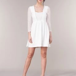 Betty London J. LOUISE Couleur Blanc -Betty London Soldes Magasin 14973445 500 C