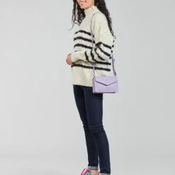 Betty London PARADE Couleur Ecru / Marine 7 Betty London PARADE Couleur Ecru / Marine -Betty London Soldes Magasin 20111889 500 C